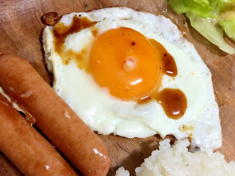 目玉焼きとウインナー焼き